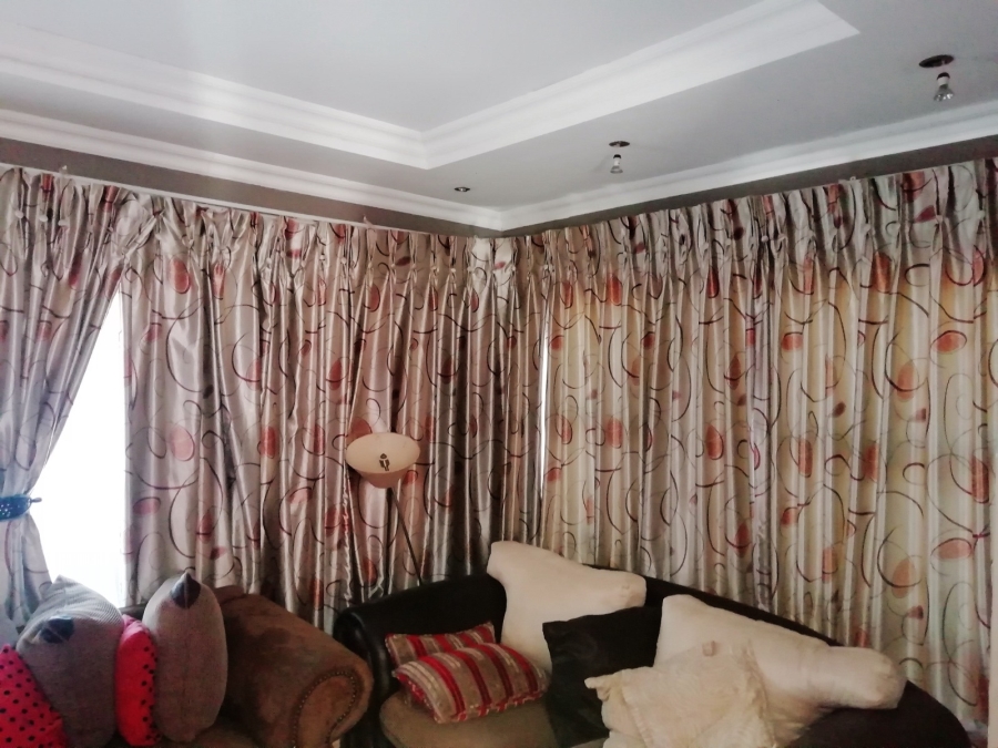 3 Bedroom Property for Sale in Geelhoutpark North West